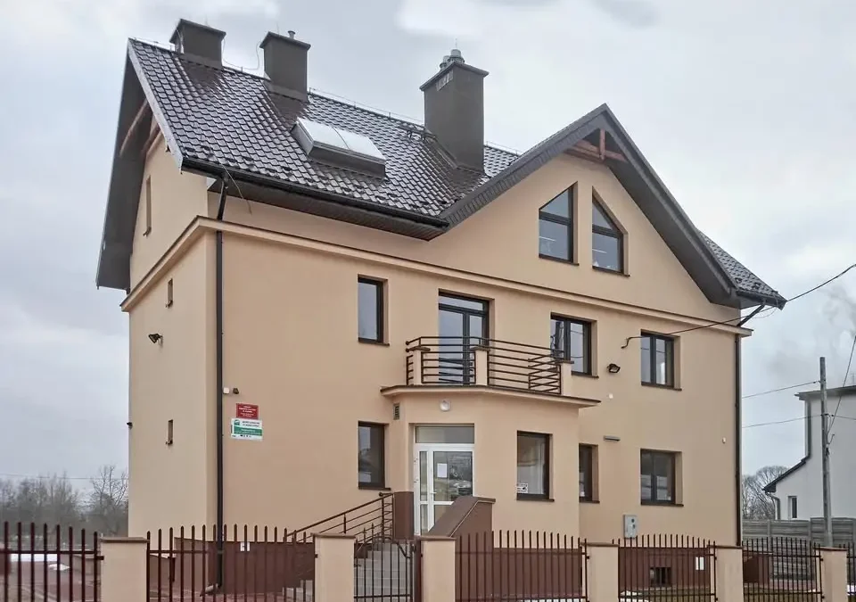 Wspólne przygotowania do dożynek w Górnie – kukły gotowe