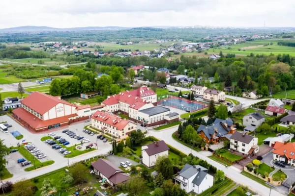 Masłów wśród najbiedniejszych gmin w Polsce – ranking Wspólnoty nie pozostawia złudzeń