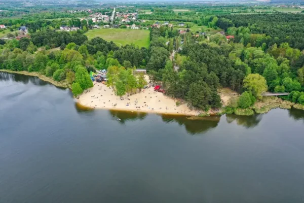 Nowy parkiet w sali gimnastycznej w Szkole w Skorzeszycach