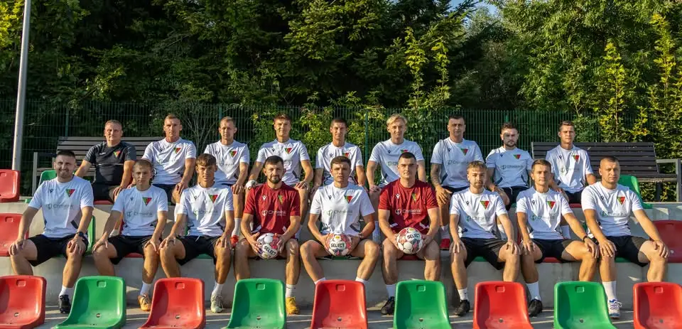 Zenit Chmielnik wzmacnia się: bracia Niedziela dołączają na wypożyczenie