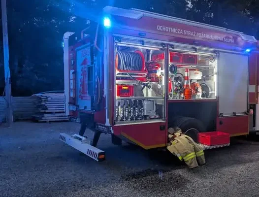 OSP Nowa Słupia interweniowała w Wólce Milanowskiej – usuwanie gniazda owadów