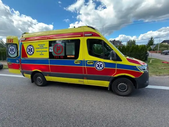 Wypadek motocykla i auta w Świętej Katarzynie. Jedna osoba ranna