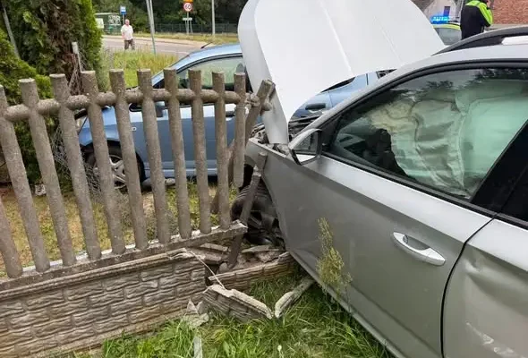 Wypadek w Szczukowicach: OSP Piekoszów interweniowało na drodze