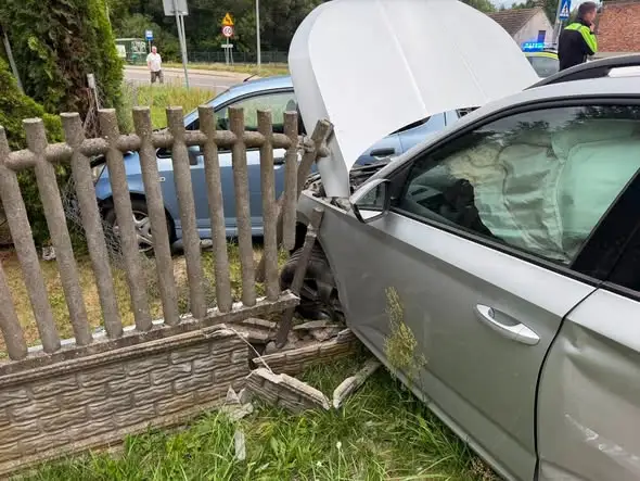 Wypadek w Szczukowicach: OSP Piekoszów interweniowało na drodze