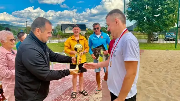 Pierwszy Turniej Siatkówki Plażowej o Puchar Wójta Gminy Nowiny za nami