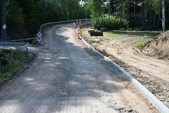 Trwa przebudowa ulicy Radostowej w Ciekotach – nowa nawierzchnia i odwodnienie