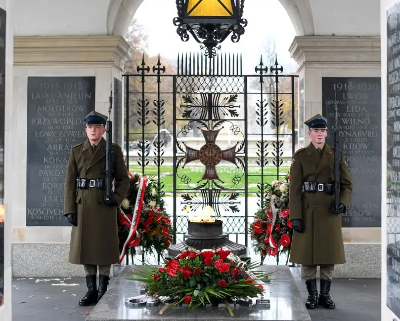 Święto Wojska Polskiego w Chmielniku: hołd dla bohaterów