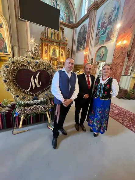 Dożynki w Mninie: dziękczynienie za plony i wspólnota sołectw