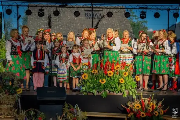 Biesiada Żniwna w Mnikowie: KGW z gminy Liszki bawiły się do nocy