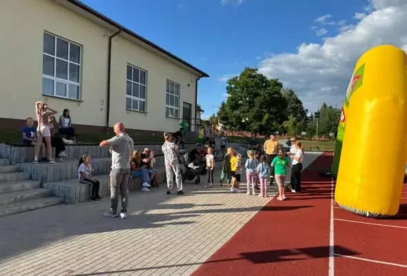 Sportowe pożegnanie lata na Orliku w Pierzchnicy – relacja i zapowiedź finału