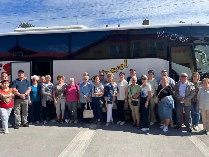 Seniorzy z gminy Łopuszno rozpoczęli pierwszy turnus rehabilitacyjny w Chrustach