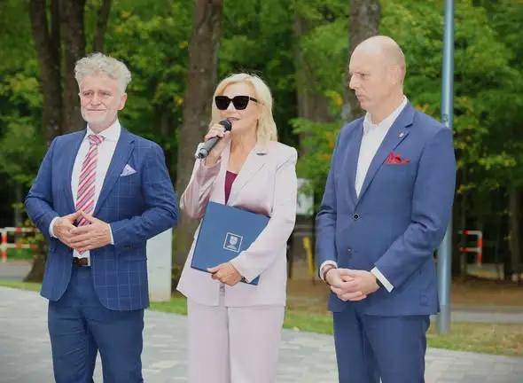 Nowy kompleks turystyczny przy Dębie Bartek w Zagnańsku oficjalnie otwarty