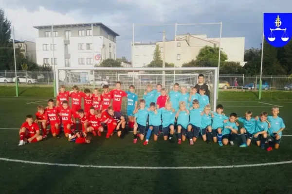Młodzik Starszy Spartakusa Daleszyce przegrywa w pierwszym meczu ligowym z AKS Busko-Zdrój 3:9