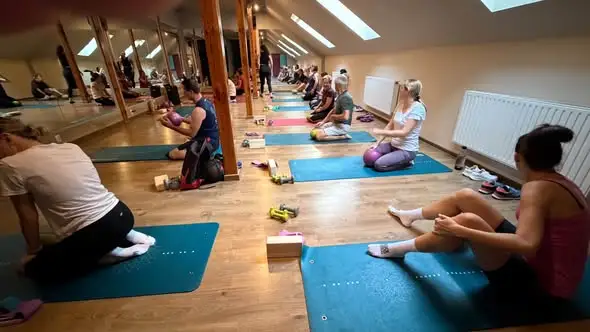 Zagnańsk: dorośli ćwiczą pilates i zdrowe plecy w GOSiR