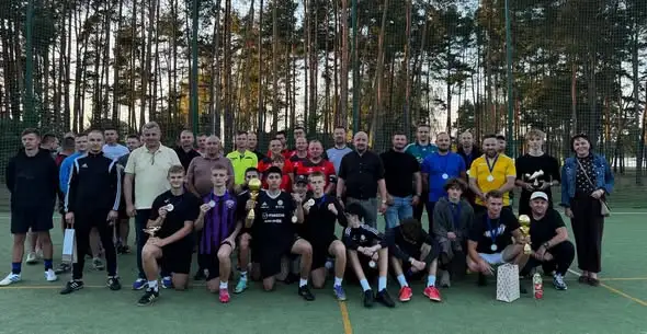Turniej piłkarski w Borkowie: Młodzi z pucharem Sołtysa po rzutach karnych