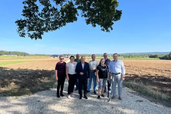 Zakończono przebudowę drogi do gruntów rolnych w Łopusznie