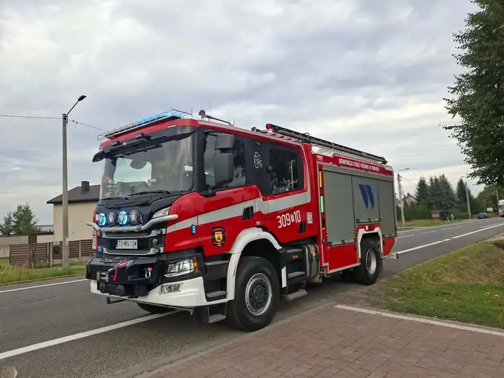 Fałszywy alarm SOS na DK74 w Mniowie – służby zawrócone w trakcie dojazdu