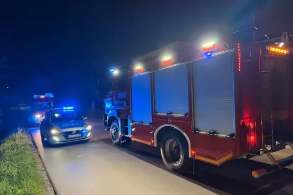 Substancja ropopochodna w Bławatkowie – interwencja strażaków z OSP Piekoszów i Rykoszyn