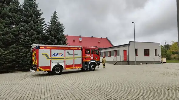 Strażacy z OSP Morawica i JRG 4 Chmielnik ćwiczyli zasady bezpieczeństwa w akcjach ratowniczych