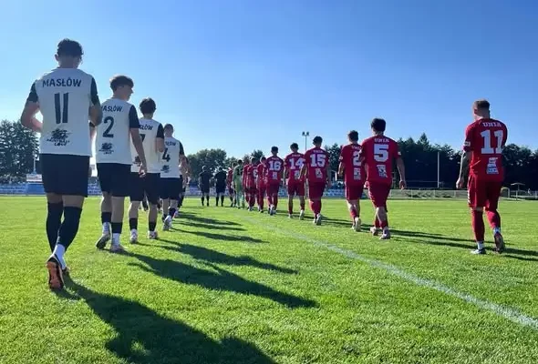 MSS Klonówka Masłów przegrywa 0:5 z Unią Sędziszów. Czerwona kartka i odwołanie klubu