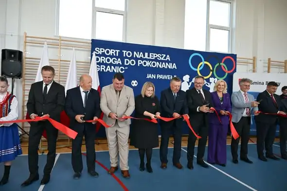 Huta Podłysica: nowa sala gimnastyczna otwarta przy szkole podstawowej