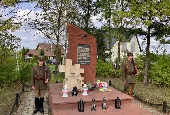 IV Spacer szlakiem zapomnianych historii: 180 osób uczciło bohaterów AK i NSZ
