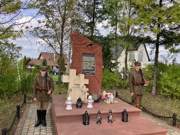 IV Spacer szlakiem zapomnianych historii: 180 osób uczciło bohaterów AK i NSZ