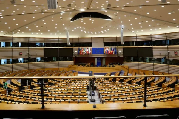 XXVIII sesja Rady Miejskiej w Chmielniku – podziękowania dla mieszkanek i hołd dla zmarłego radnego