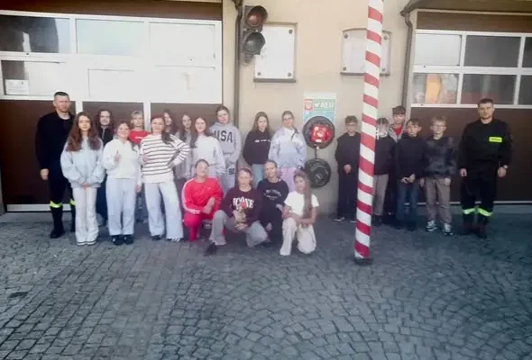 Uczniowie z Daleszyc uczyli się ratować życie w miejscowej OSP