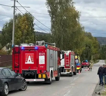 Dachowanie w Masłowie Drugim – kobieta trafiła do szpitala