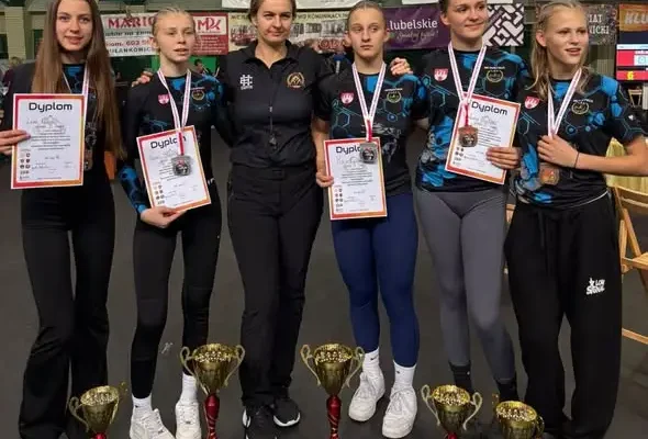Zawodniczki z Chęcin z pięcioma medalami Pucharu Polski w zapasach