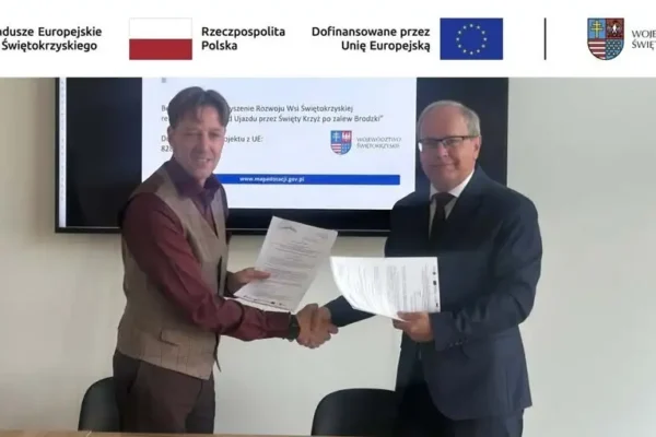 Nowa Słupia inwestuje w turystykę. Umowa na małą architekturę podpisana