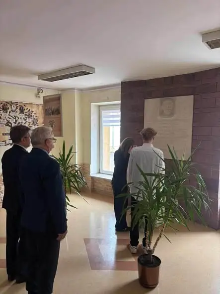 Dzień Edukacji Narodowej i ślubowanie pierwszoklasistów w liceum w Bodzentynie