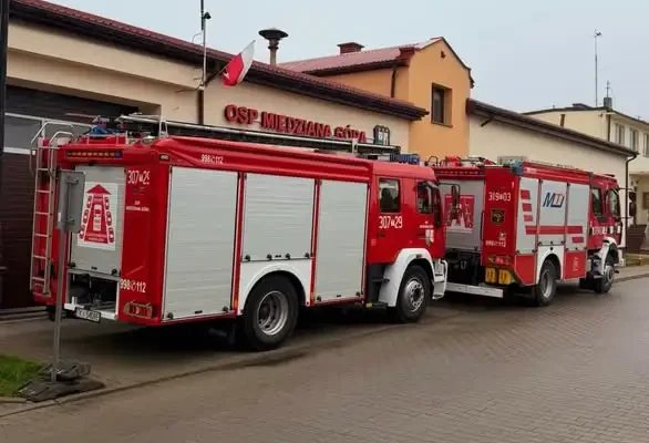 Ćwiczenia ewakuacyjne w Urzędzie Gminy Miedziana Góra z udziałem wszystkich jednostek OSP