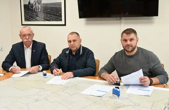 Gmina Masłów modernizuje szatnie i zaplecza sanitarne przy szkołach i klubie sportowym