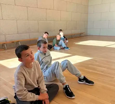 Uczniowie ze Szkoły w Pierzchnicy wznawiają spotkania z muzykami Filharmonii Świętokrzyskiej