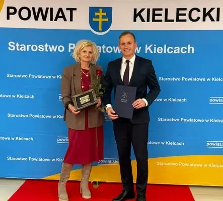 Szkoła Podstawowa w Rogowicach z najlepszym wynikiem egzaminu ósmoklasisty w gminie Mniów