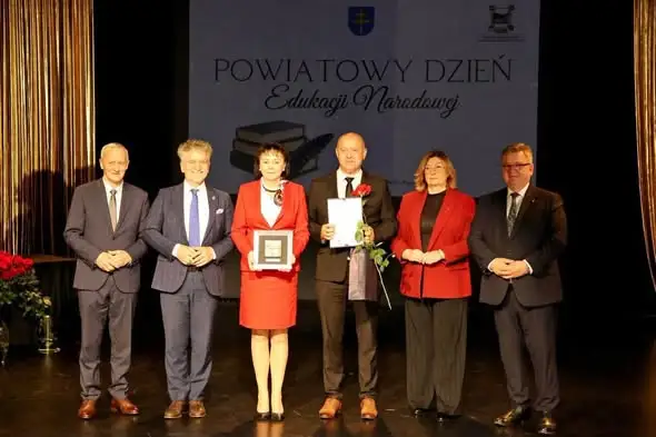 Szkoła z Niestachowa wyróżniona za najlepsze wyniki na egzaminie ósmoklasisty