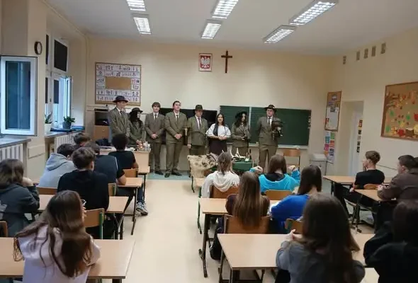 Tydzień Kariery w szkole: uczniowie poznali zawód ratownika i leśnika