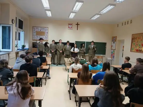Tydzień Kariery w szkole: uczniowie poznali zawód ratownika i leśnika