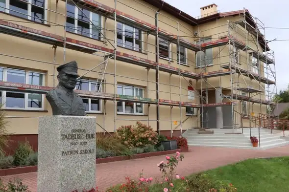 Mural ku czci gen. Tadeusza Buka powstaje w Mójczy