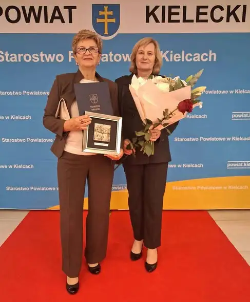 Szkoła Podstawowa w Lisowie doceniona za wyniki egzaminu ósmoklasisty
