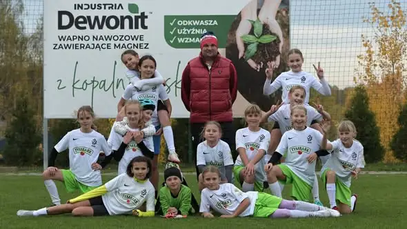 Młodzi piłkarze Industrii Wicher Miedziana Góra z sukcesami na turniejach