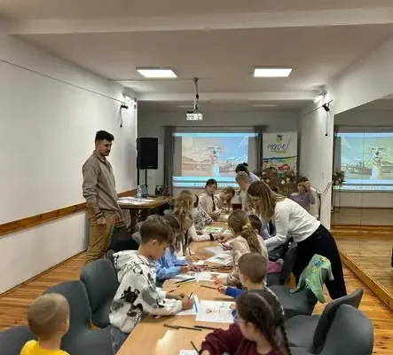 Łopuszno: warsztaty IPN z Misiem Wojtkiem i psem Ciapkiem w GOK